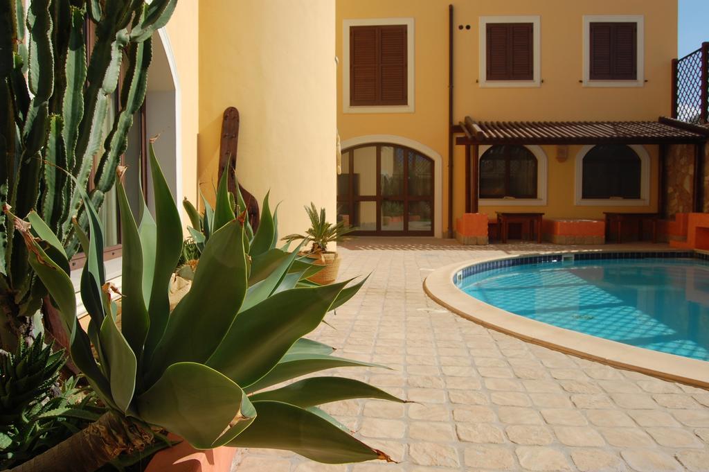 El Mosaico Del Sol Hotell Lampedusa Exteriör bild